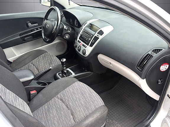 Kia Ceed 10 of 12