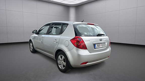 Kia Ceed 5 of 12