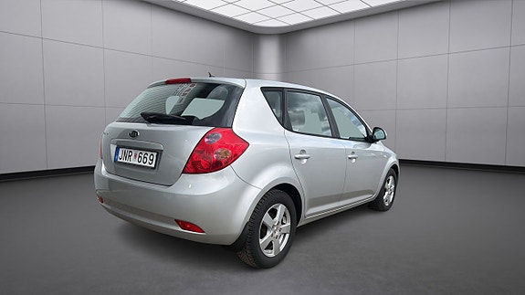 Kia Ceed 6 of 12