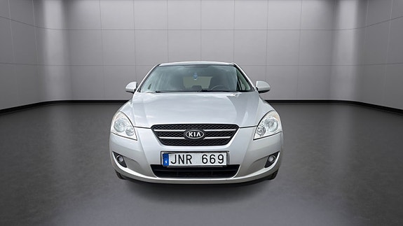 Kia Ceed 4 of 12
