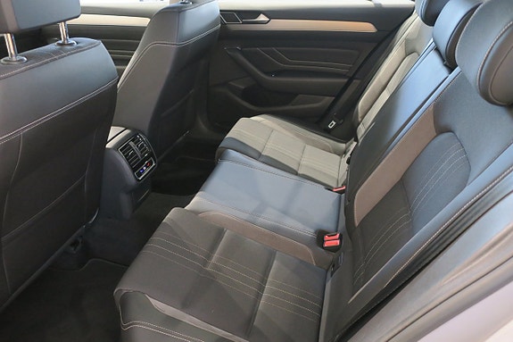 Volkswagen Passat Alltrack 7 of 14