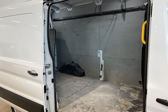 Ford Transit 11 of 17