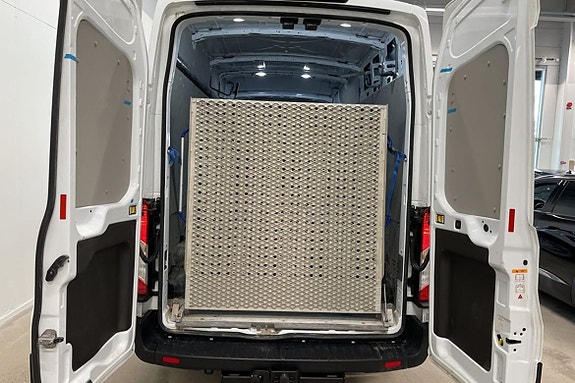 Ford Transit 10 of 17