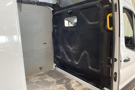 Ford Transit 12 of 17