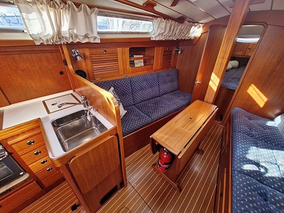 Hallberg-Rassy 31 Mk I 19 of 30