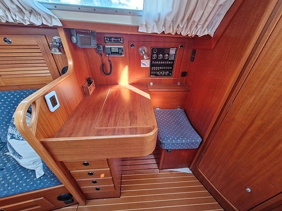 Hallberg-Rassy 31 Mk I 24 of 30