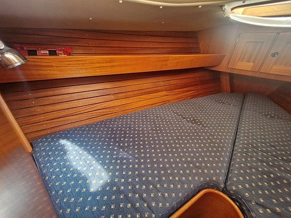 Hallberg-Rassy 31 Mk I 28 of 30