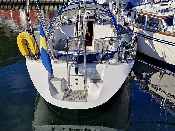 Hallberg-Rassy 31 Mk I 2 of 30
