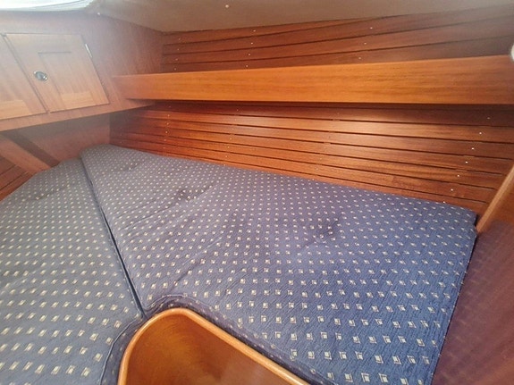 Hallberg-Rassy 31 Mk I 27 of 30