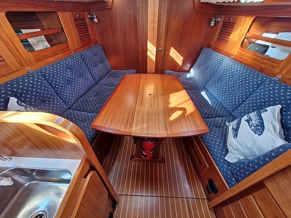 Hallberg-Rassy 31 Mk I 20 of 30