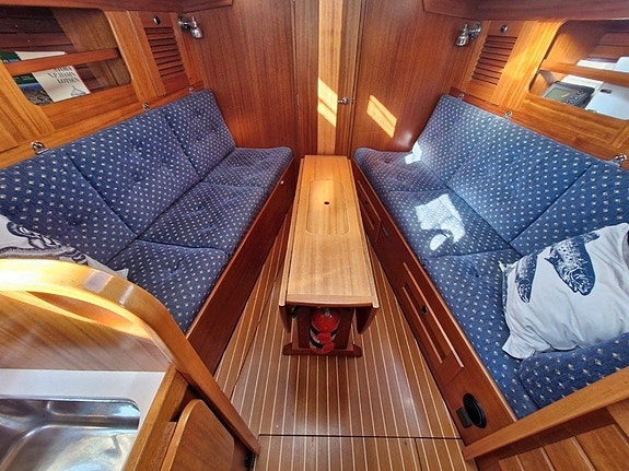 Hallberg-Rassy 31 Mk I 21 of 30