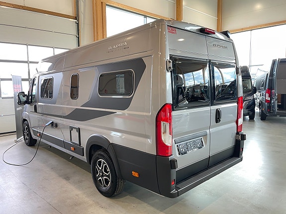 Adria Twin SELECT 640 SLB / Automat 140hk / Truma Diesel / B-kort / Långbädd / 4 of 25