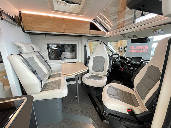Adria Twin SELECT 640 SLB / Automat 140hk / Truma Diesel / B-kort / Långbädd / 8 of 25