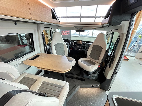 Adria Twin SELECT 640 SLB / Automat 140hk / Truma Diesel / B-kort / Långbädd / 19 of 25