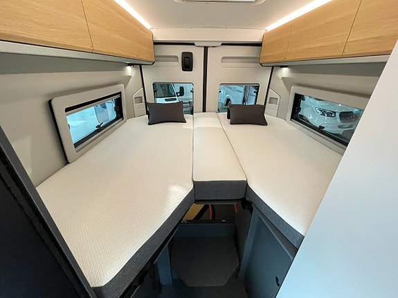 Adria Twin SELECT 640 SLB / Automat 140hk / Truma Diesel / B-kort / Långbädd / 12 of 25