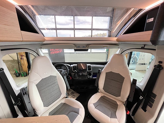 Adria Twin SELECT 640 SLB / Automat 140hk / Truma Diesel / B-kort / Långbädd / 21 of 25
