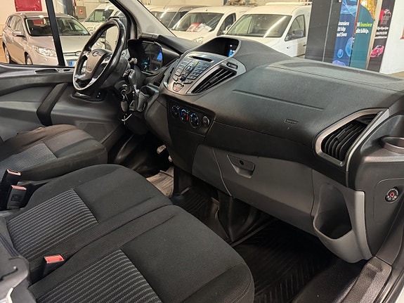 Ford Transit Custom 12 of 18