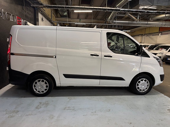 Ford Transit Custom 8 of 18