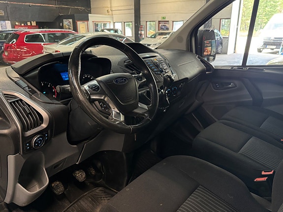 Ford Transit Custom 11 of 18