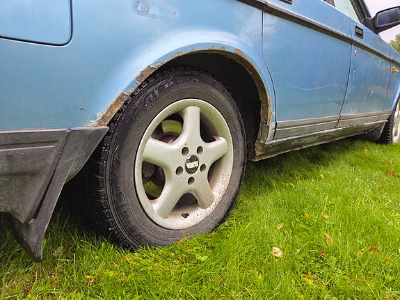 Volvo 244 12 of 14