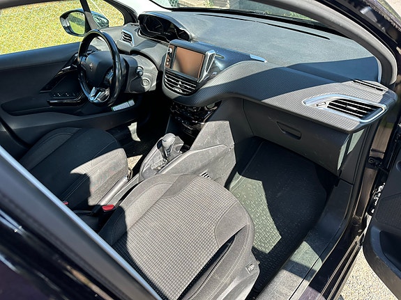 Peugeot 208 6 of 6