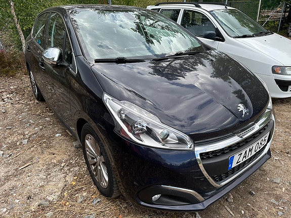 Peugeot 208 3 of 6