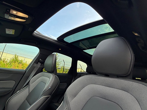Volvo XC60 14 of 30