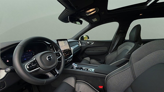 Volvo XC60 9 of 30