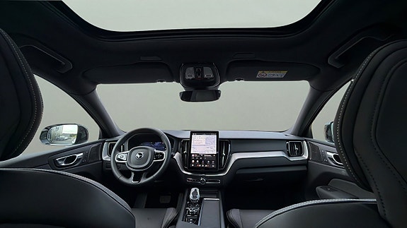 Volvo XC60 10 of 30