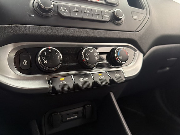 Kia Rio 17 of 25