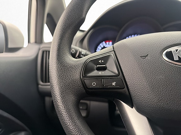 Kia Rio 13 of 25