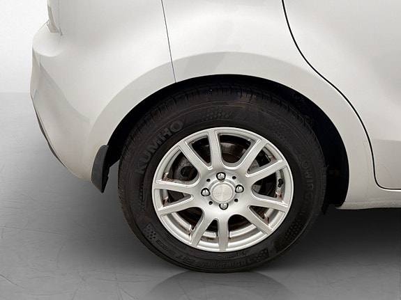 Kia Rio 24 of 25