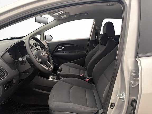 Kia Rio 11 of 25