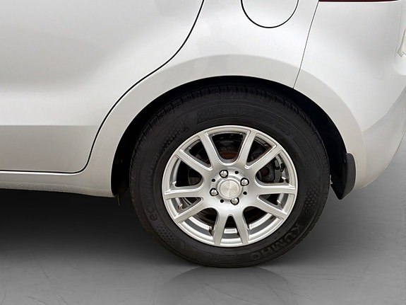 Kia Rio 23 of 25