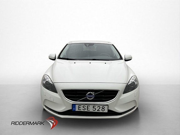Volvo V40 2 of 27
