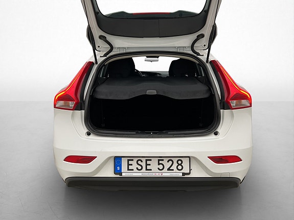 Volvo V40 23 of 27