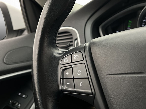 Volvo V40 19 of 27