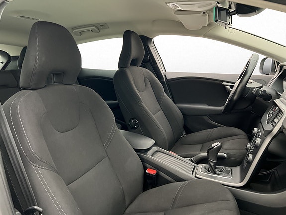 Volvo V40 13 of 27