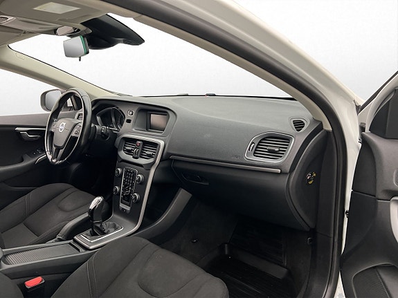 Volvo V40 14 of 27