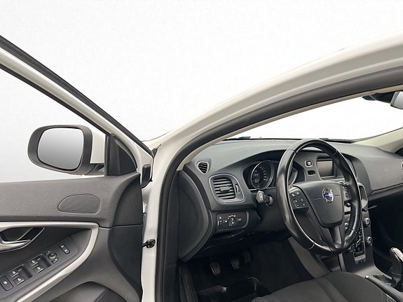 Volvo V40 10 of 27