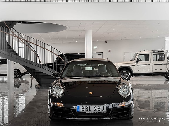 Porsche 911 3 of 13