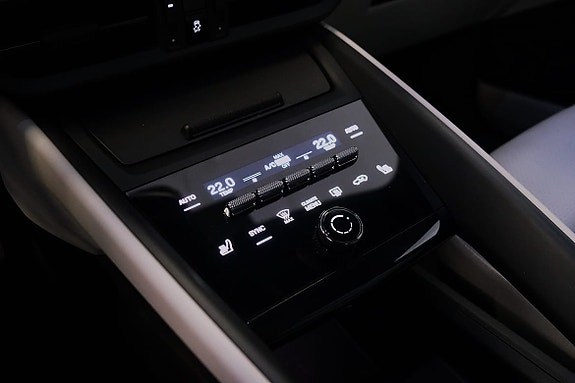 Porsche Macan 4 7 of 17