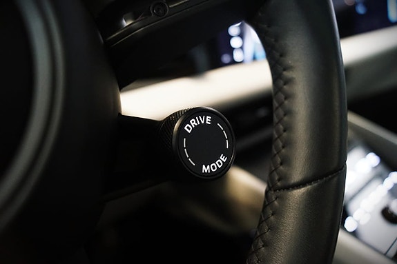 Porsche Macan 4 6 of 17