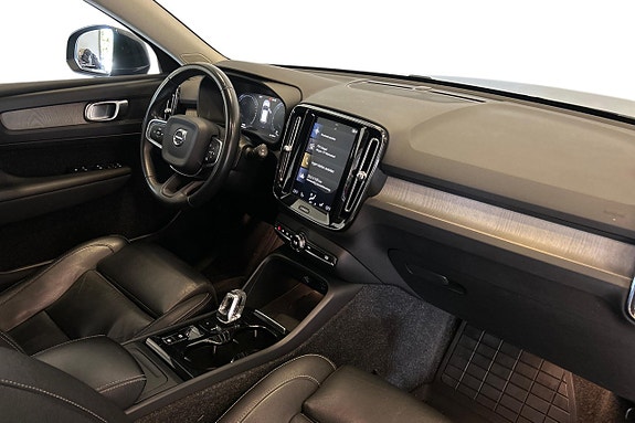 Volvo XC40 17 of 22