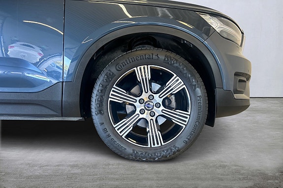 Volvo XC40 8 of 22