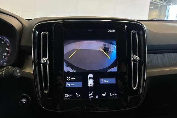 Volvo XC40 13 of 22