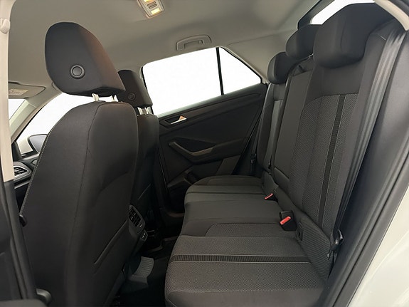 Volkswagen T-Roc 22 of 27