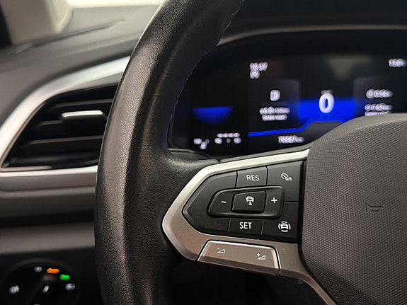 Volkswagen T-Roc 14 of 27