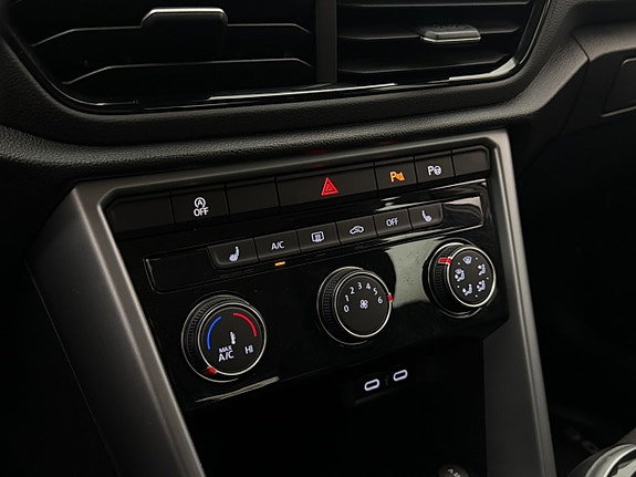 Volkswagen T-Roc 19 of 27