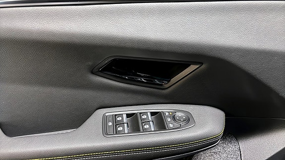 Renault Scenic E-Tech 11 of 11